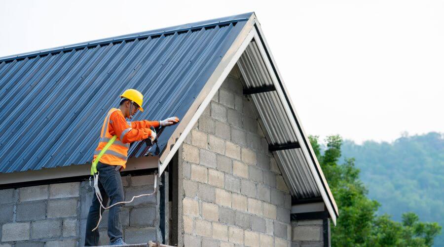 Expert Emergency Roof Repairs services in Speonk, NY